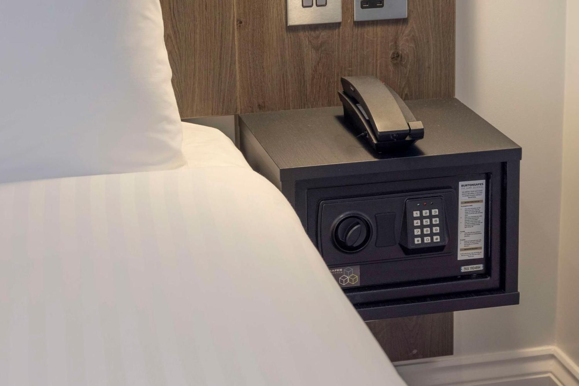 Best Western Kensington Olympia Hotel London Eksteriør billede