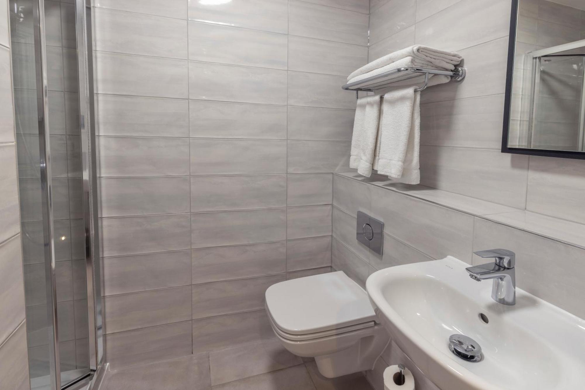 Best Western Kensington Olympia Hotel London Eksteriør billede